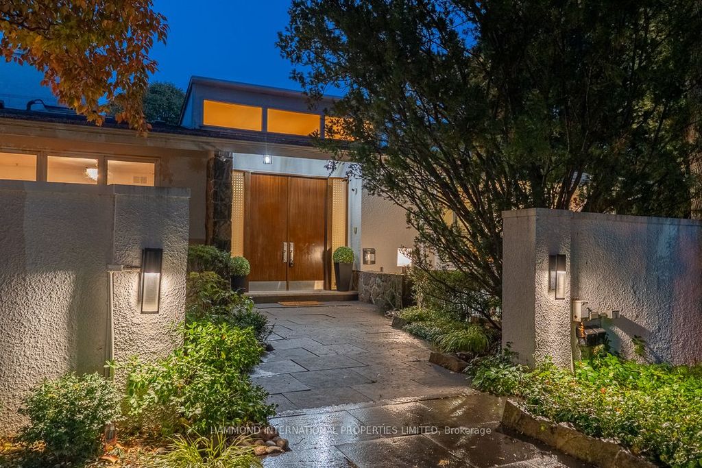 Photo of 3 Bluejay Place, Toronto, ON M3B 1V8 (MLS # C12846422)