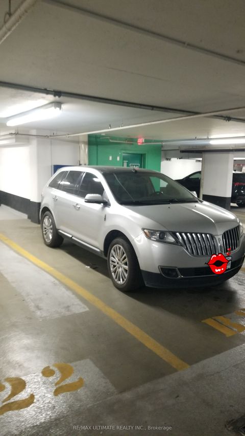 393 King Street W PARKING B21 Toronto ON M5V 3G8