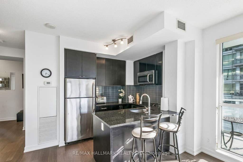 Photo of 98 Lillian Street #1212, Toronto, ON M4S 0A5 (MLS # C13627448)