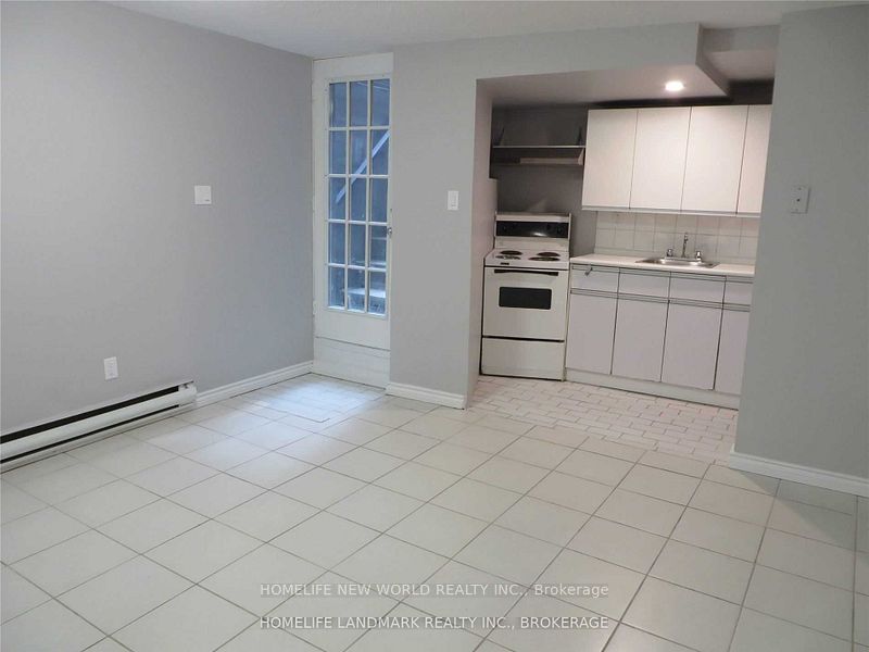 676 Bathurst Street #3