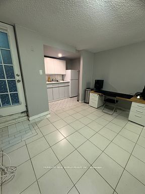 676 Bathurst Street #3