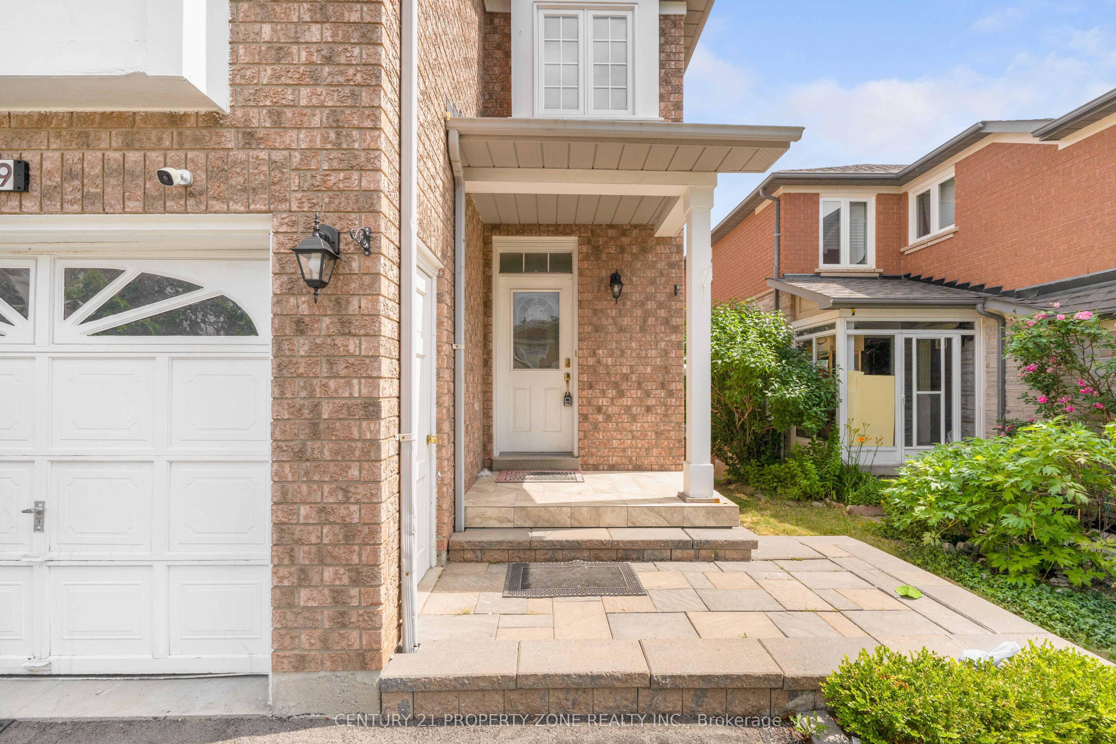 5469 Palmerstone Crescent