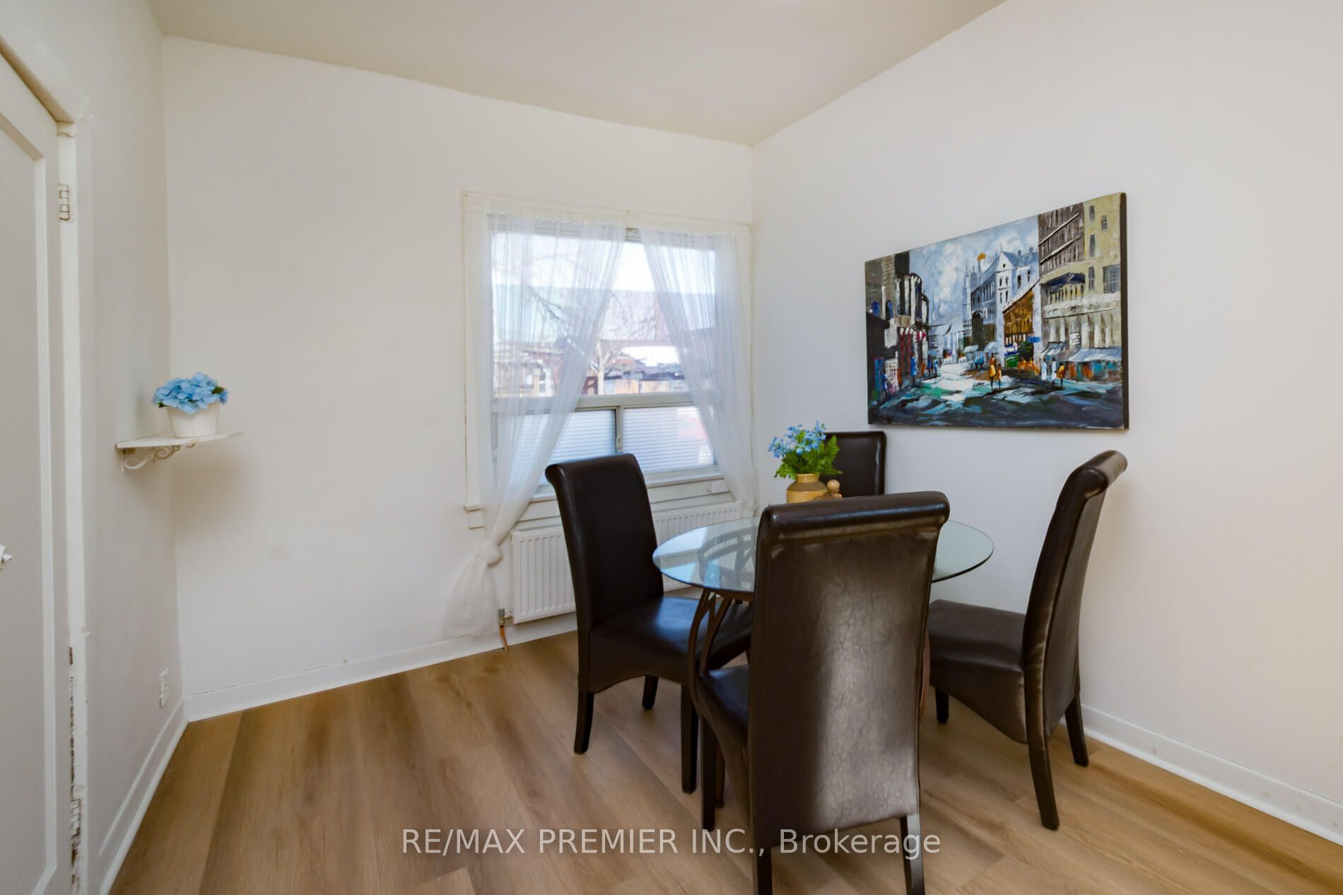 229 Bellwoods Avenue