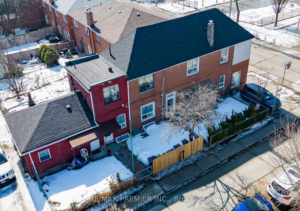 Photo of 229 Bellwoods Avenue, Toronto, ON M6J 2R2 (MLS # C12952252)