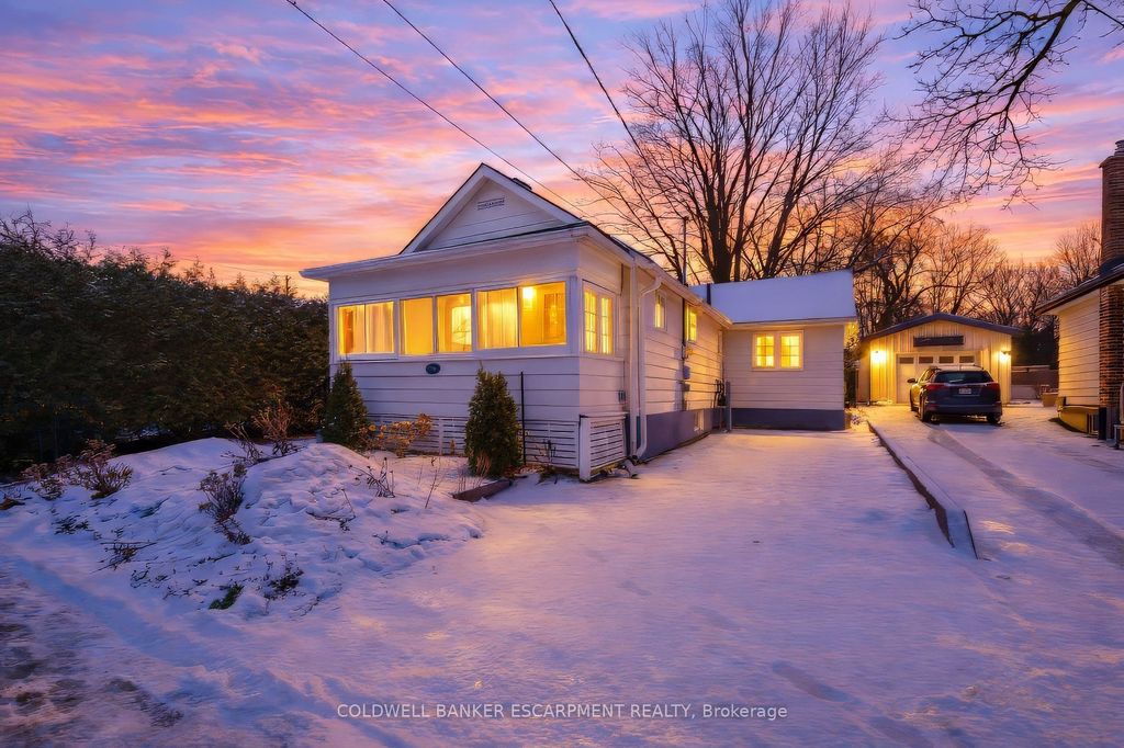 Photo of 14 Laurine Avenue, Guelph, ON N1E 4M9 (MLS # X12719034)