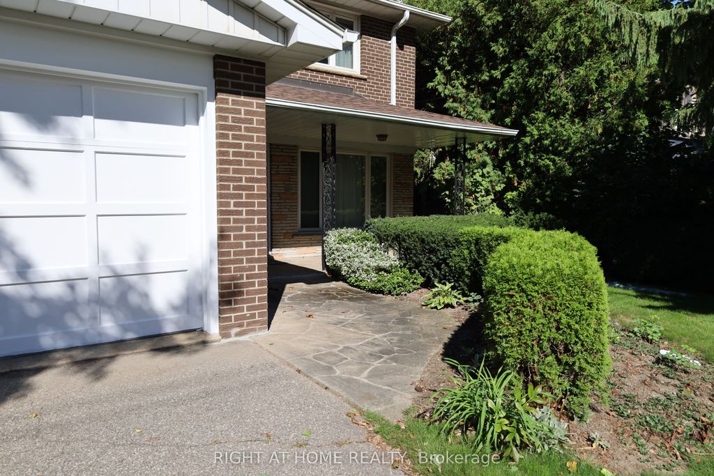 Photo of 236 York Mills Road, Toronto, ON M2L 1L1 (MLS # C12932516)