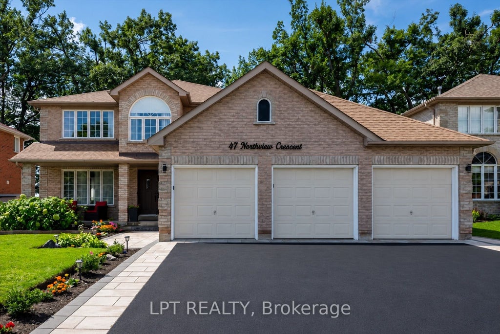 Photo of 47 Northview Crescent, Barrie, ON L4N 9T4 (MLS # S13720876)