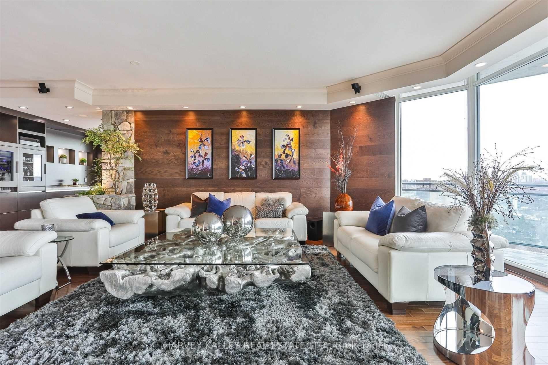 300 Bloor Street E 2701