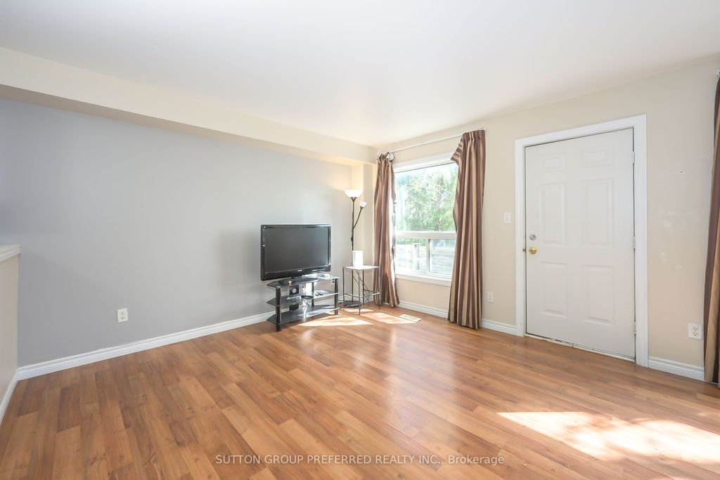 Photo of 600 Sarnia Road #29, London North, ON N6G 5M5 (MLS # X13104450)
