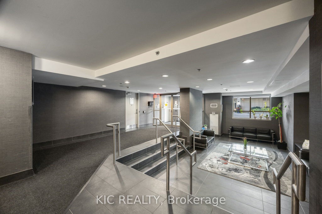 Photo of 812 Lansdowne Avenue #901, Toronto, ON M6H 4K5 (MLS # W13541320)