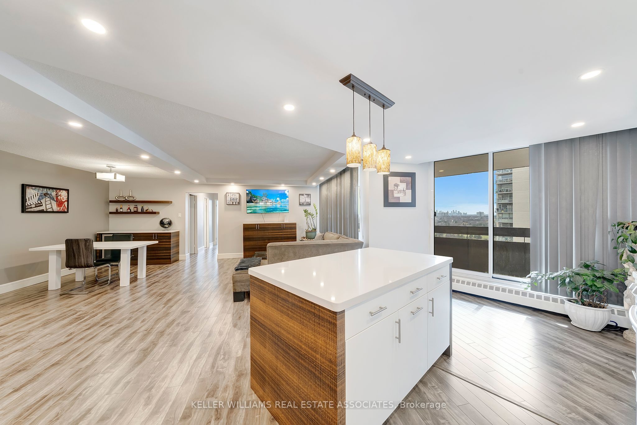 335 Mill Road W 1406