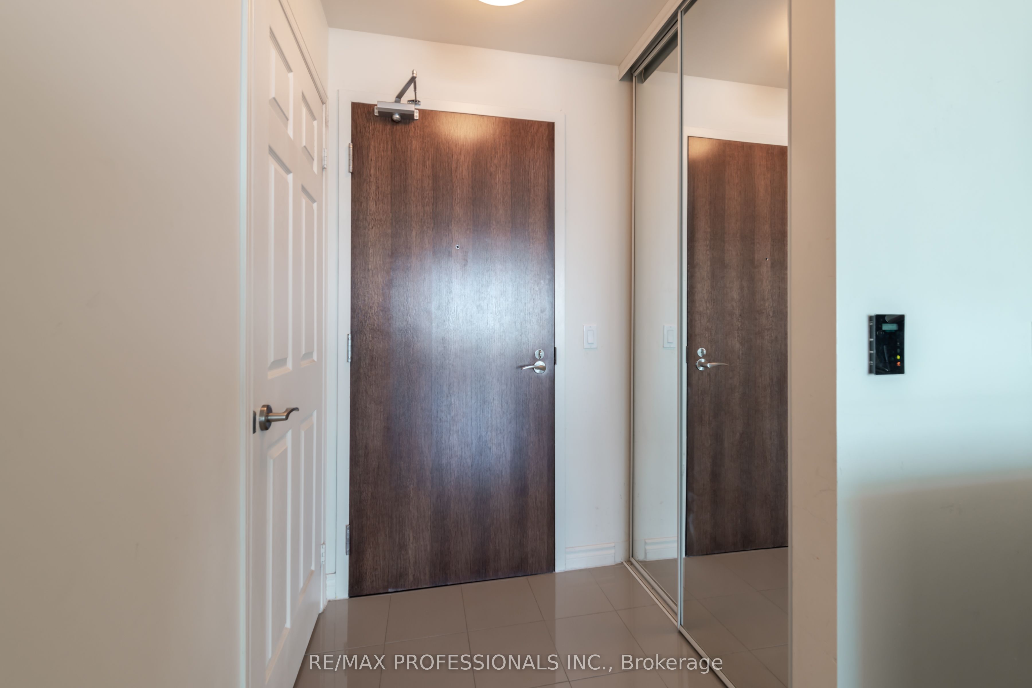 339 Rathburn Road 1511