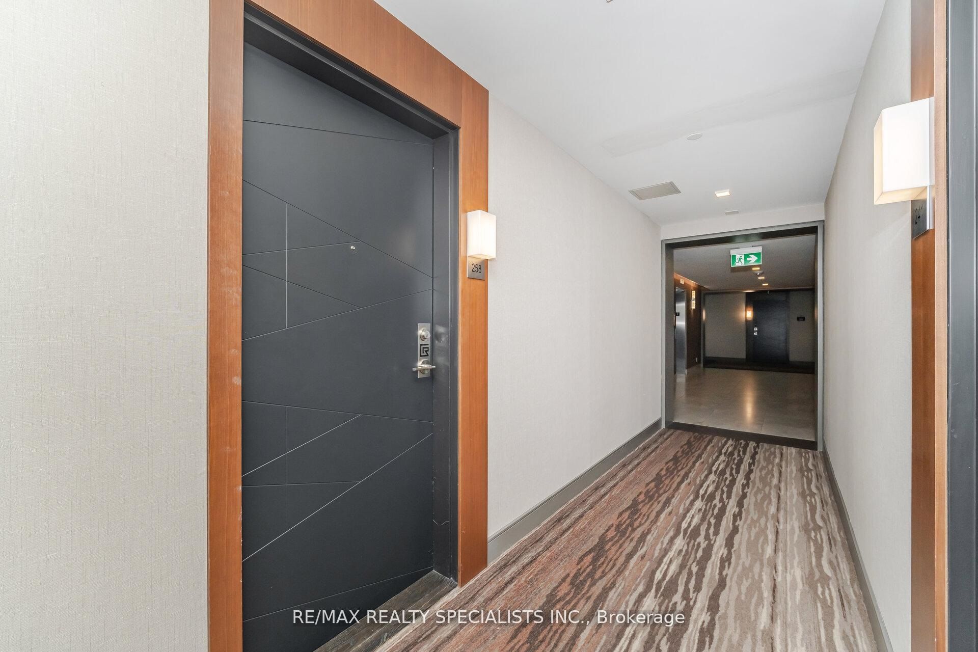 1575 Lakeshore Road W 258
