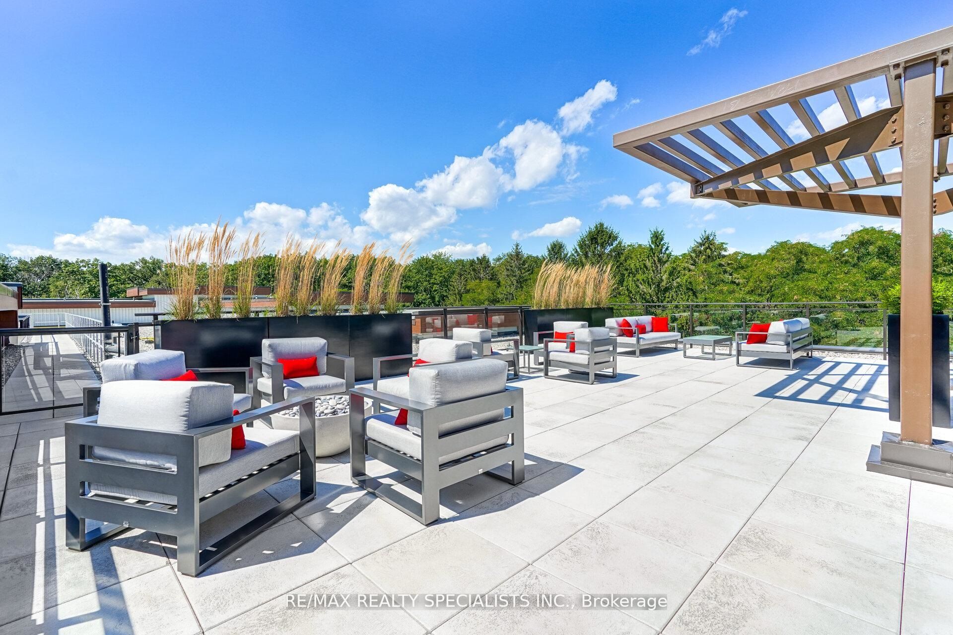 1575 Lakeshore Road W 258