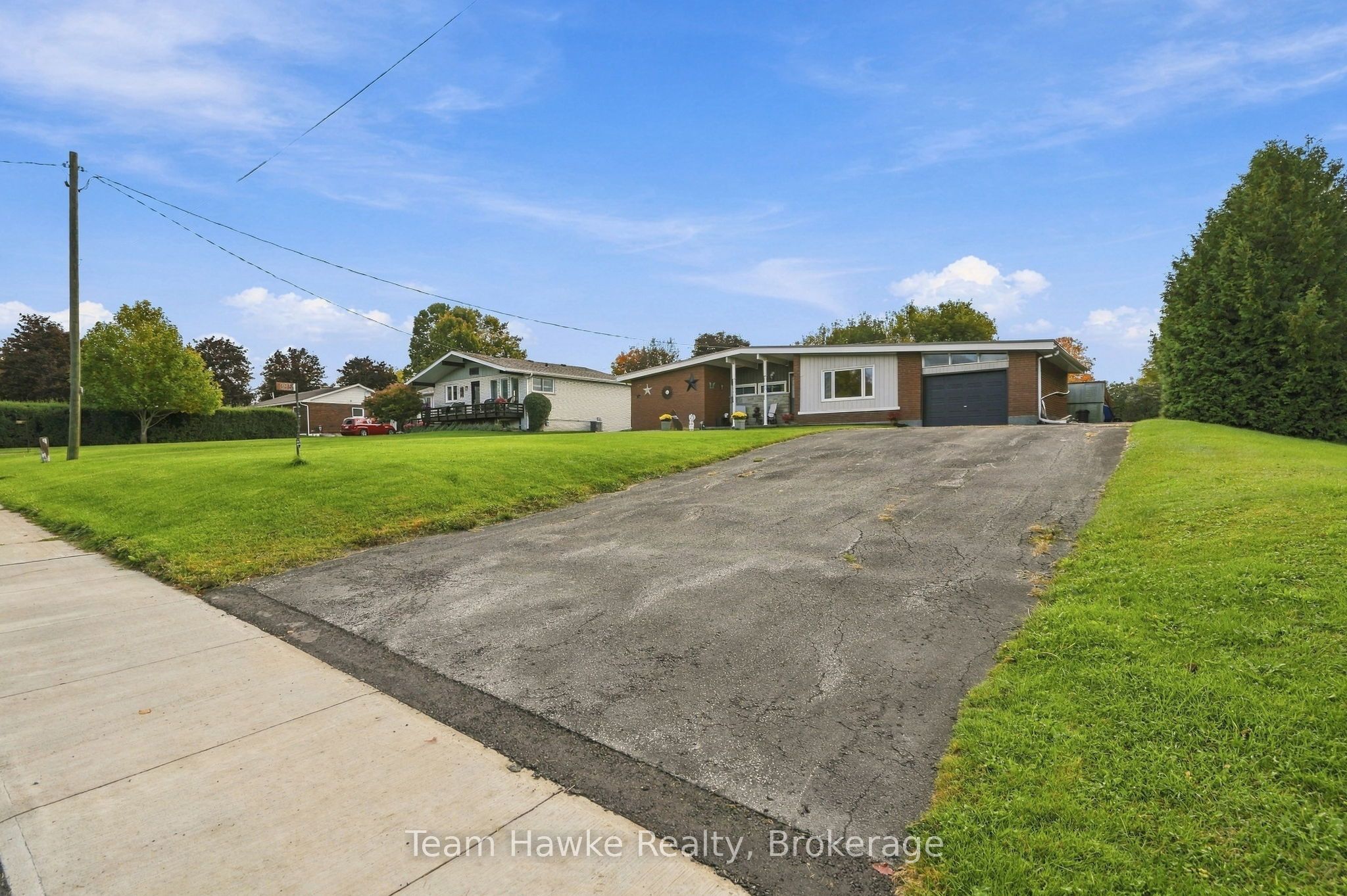 385 Lafontaine Road W