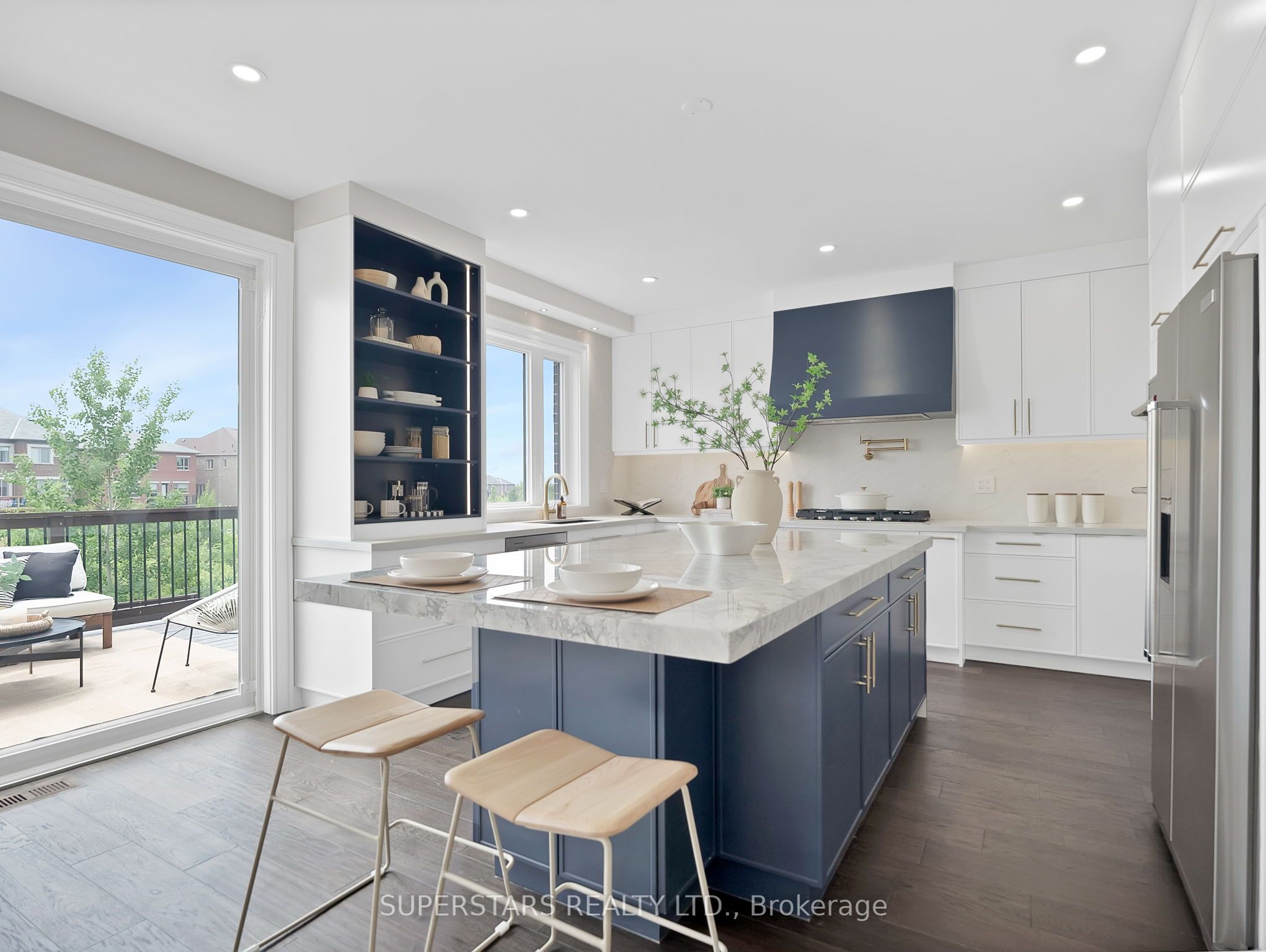 6 Conklin Crescent