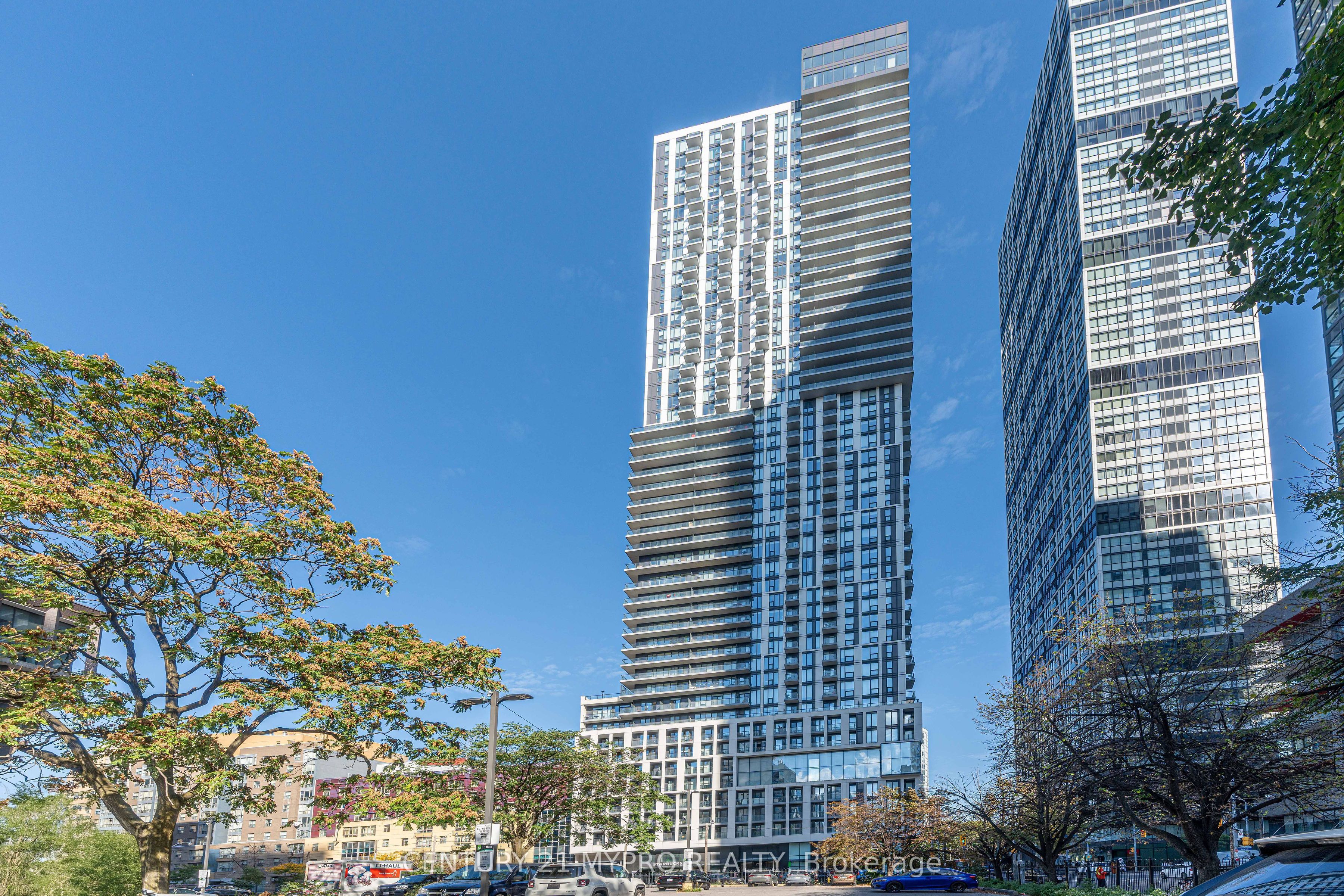 251 Jarvis Street 735