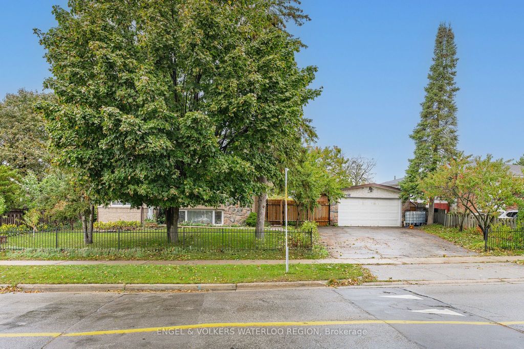 Photo of 152 Kinzie Avenue, Kitchener, ON N2A 2J8 (MLS # X12556000)