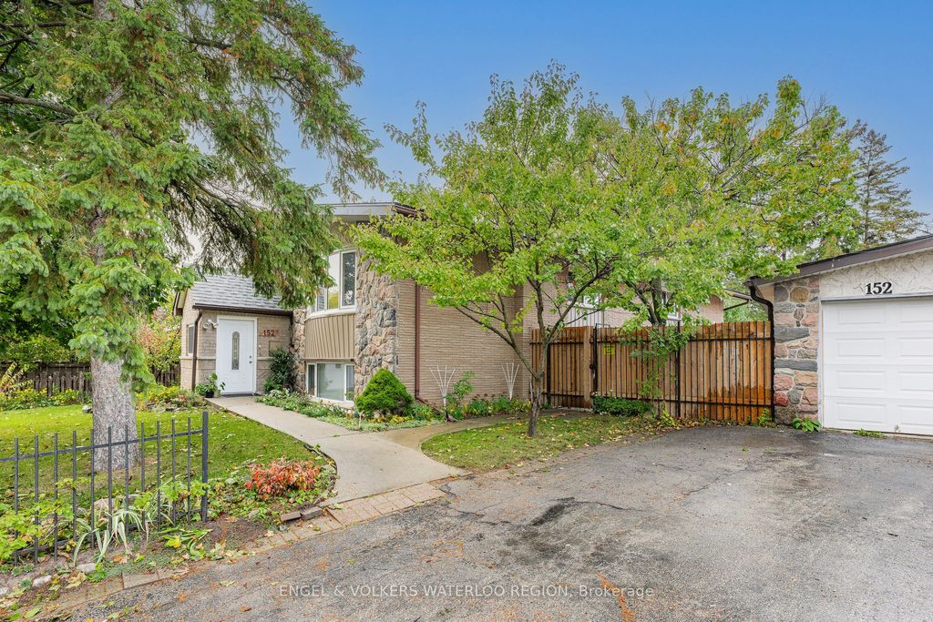 Photo of 152 Kinzie Avenue, Kitchener, ON N2A 2J8 (MLS # X12556000)