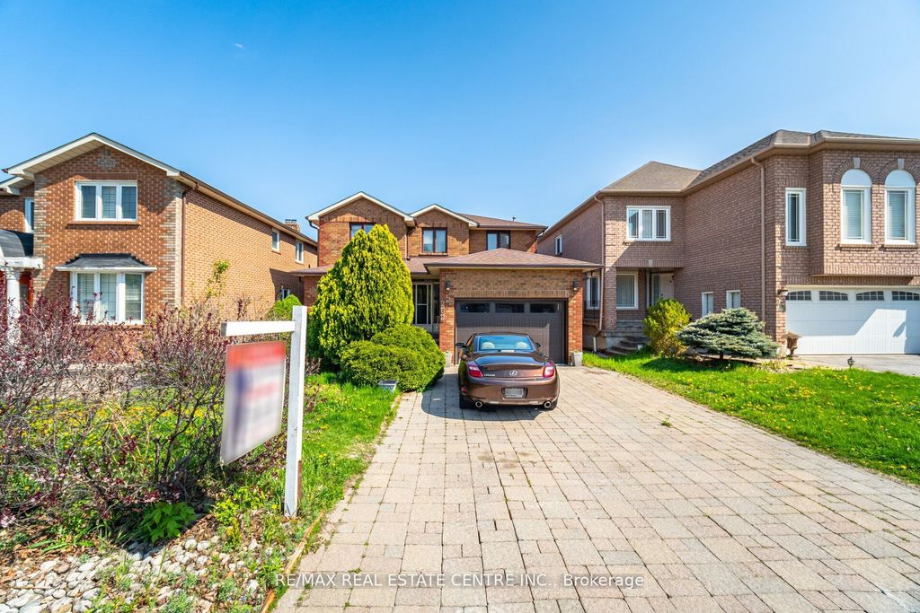 Photo of 262 Boxmoor Place, Mississauga, ON L5B 3L4 (MLS # W12413733)