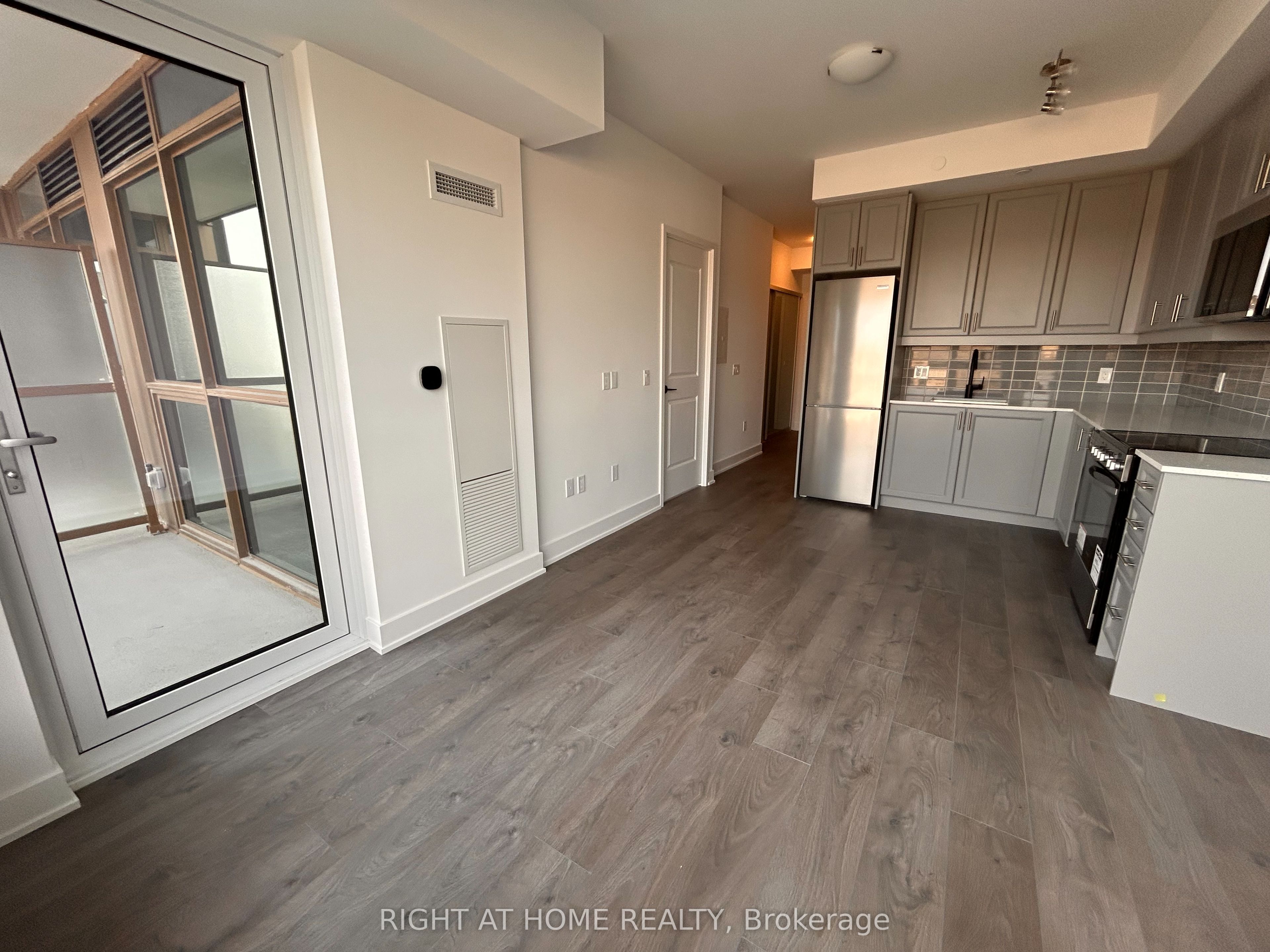 2343 Khalsa Gate 323