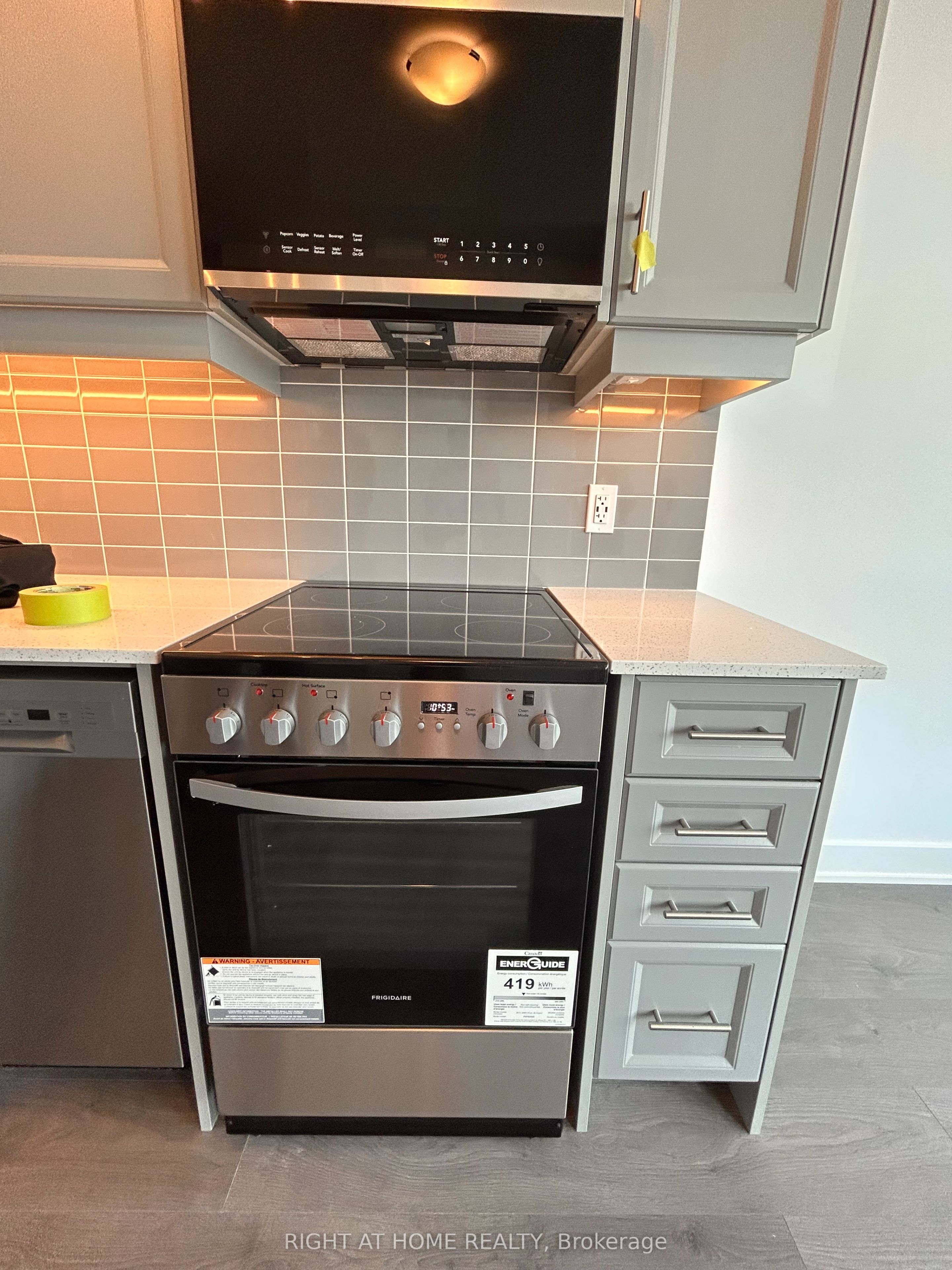 2343 Khalsa Gate 323