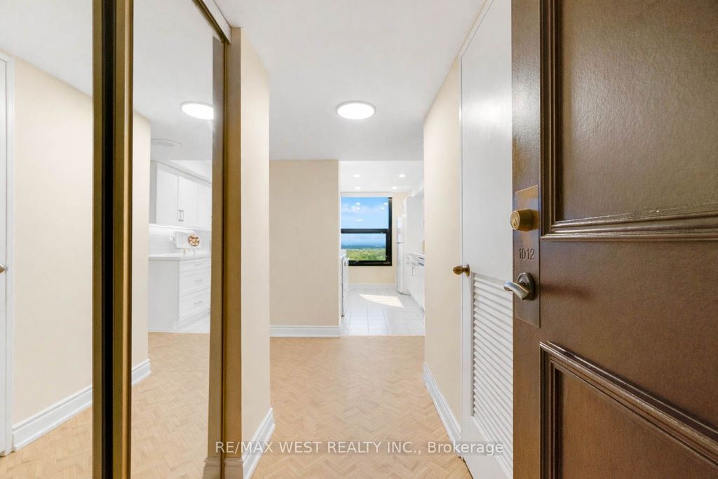 Photo of 1300 Bloor Street W #1012, Mississauga, ON L4Y 3Z2 (MLS # W12803878)