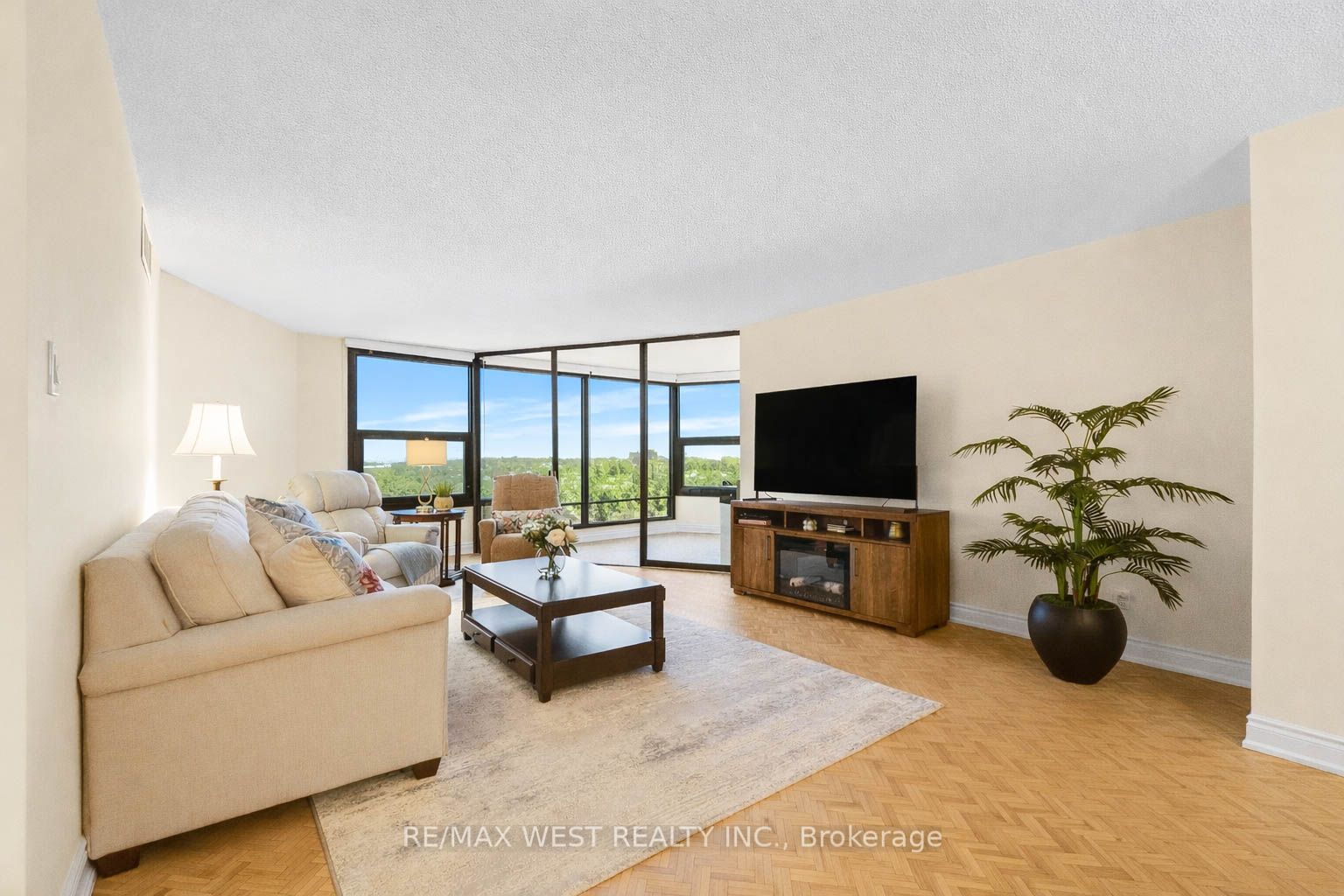 1300 Bloor Street 1012