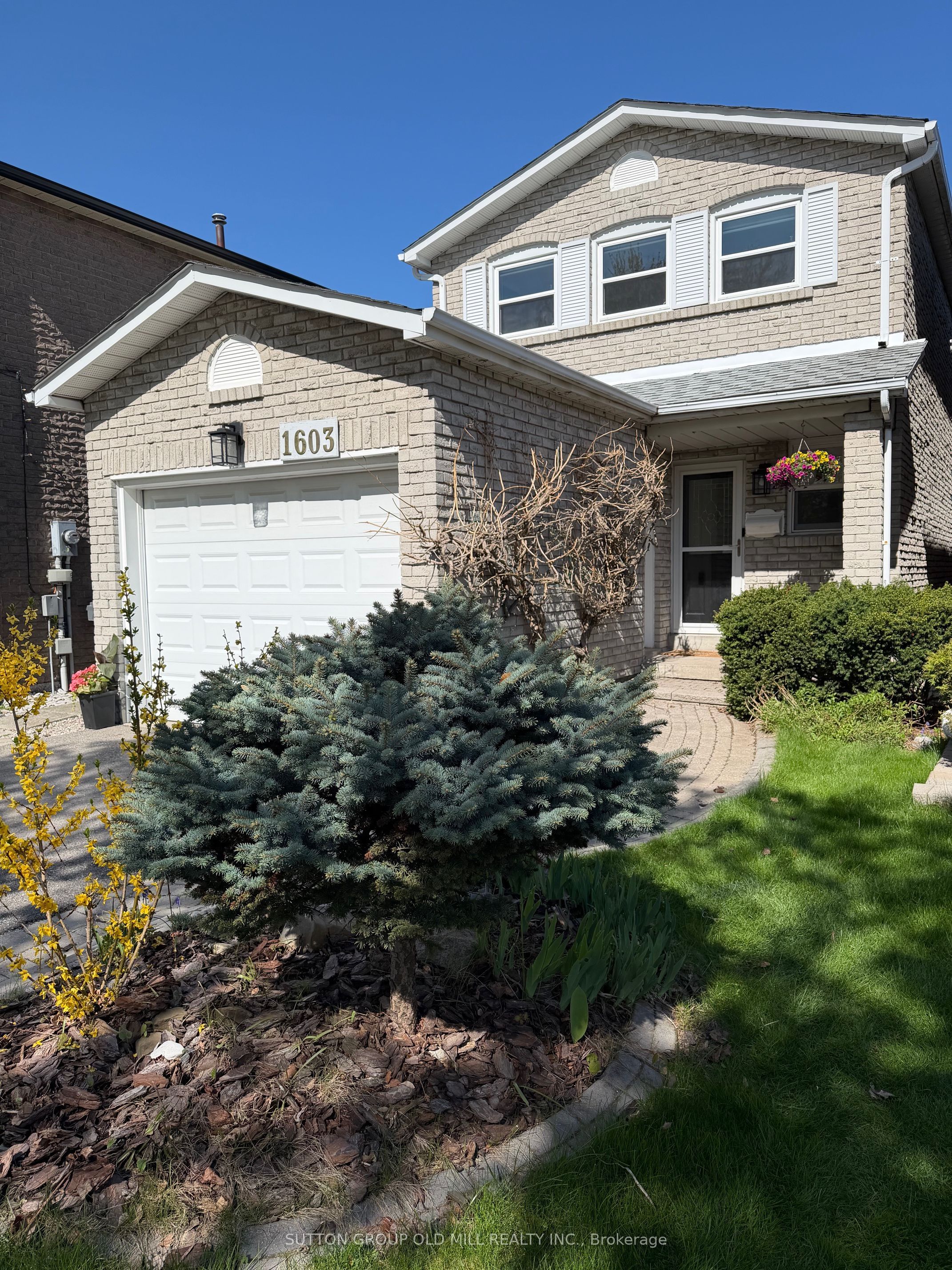 1603 Dewberry Crescent