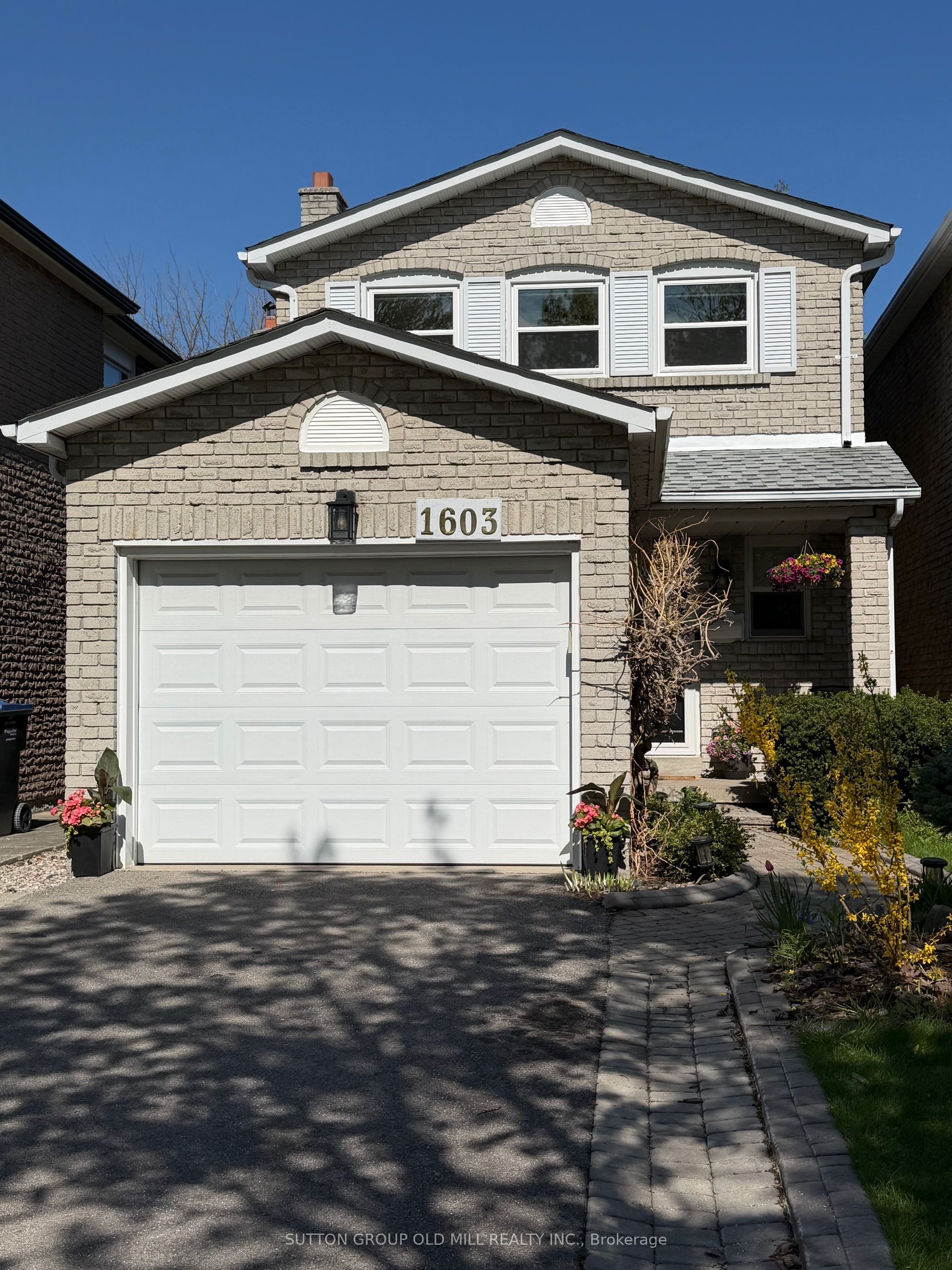 1603 Dewberry Crescent