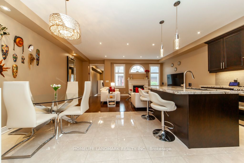 3077 Neyagawa Boulevard W