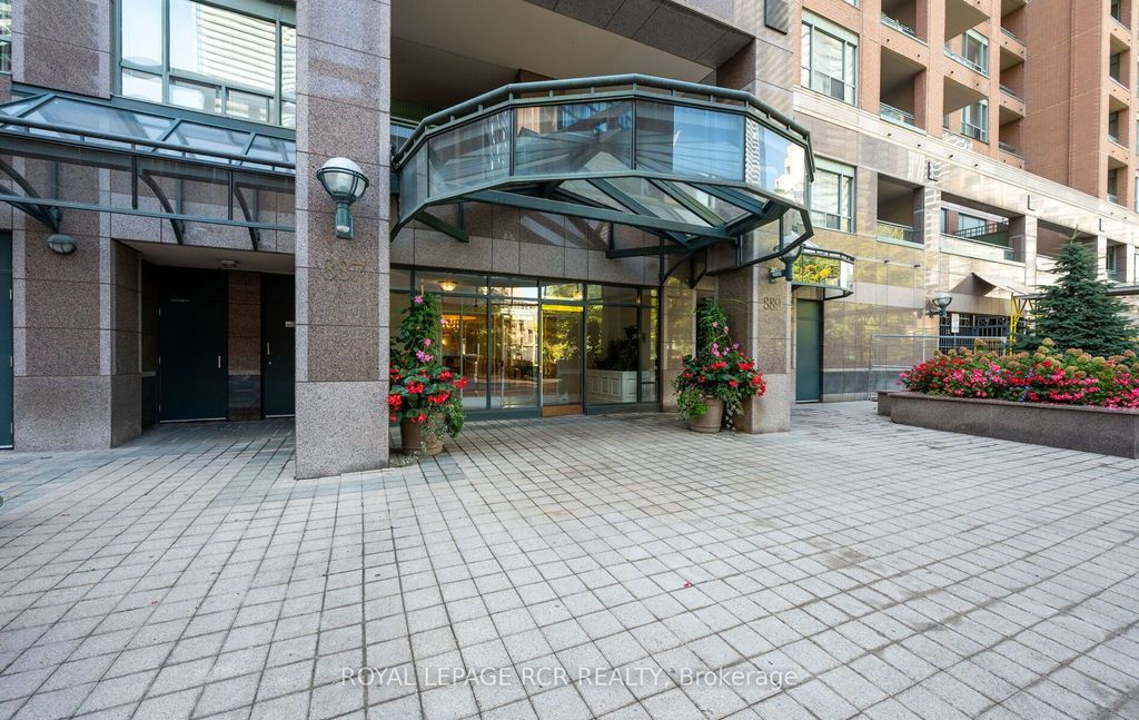 Photo of 887 Bay Street #1412, Toronto, ON M5S 3K4 (MLS # C12419091)
