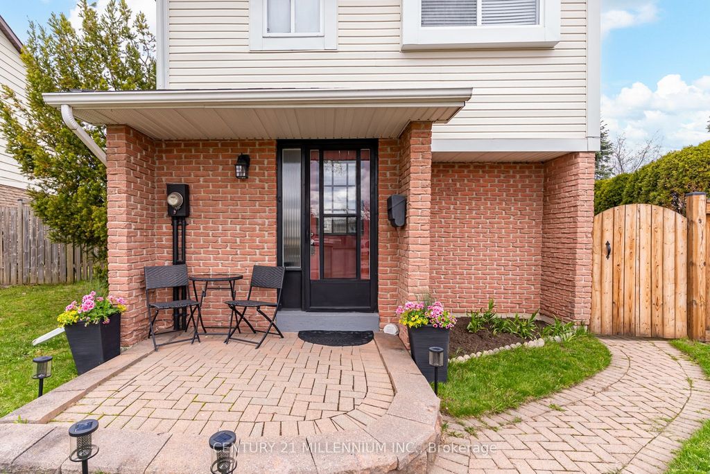Photo of 72 Karen Court, Orangeville, ON L9W 3S3 (MLS # W13079634)
