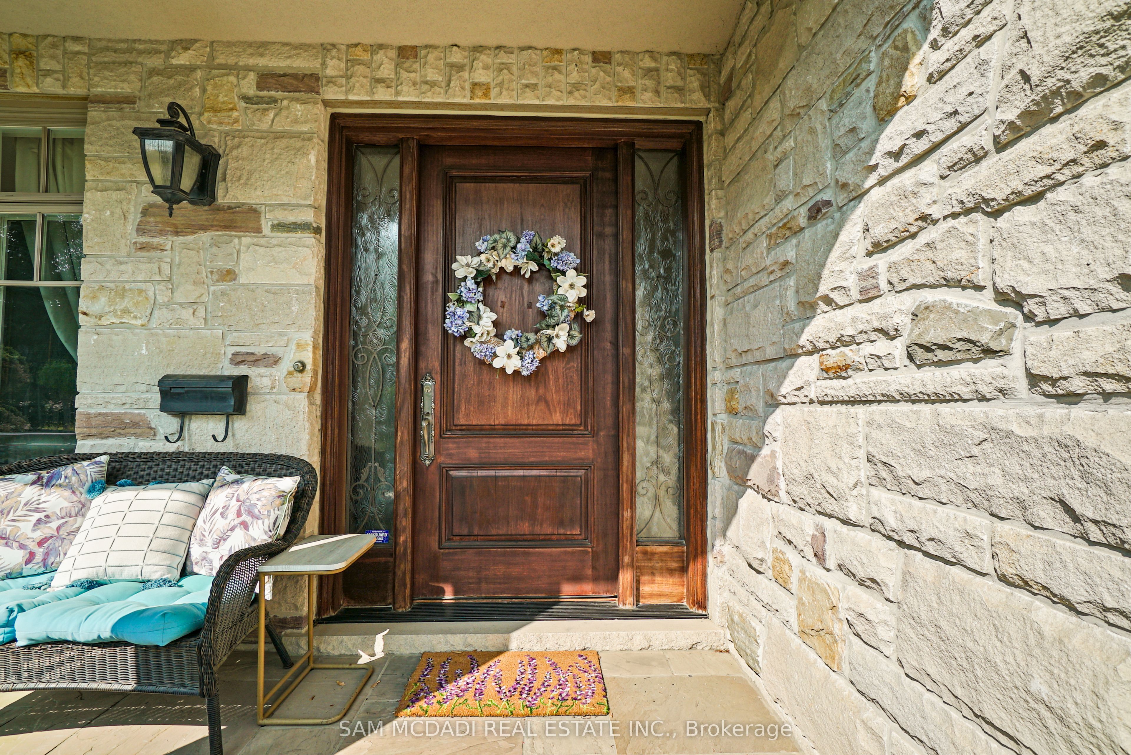2497 Sharon Crescent