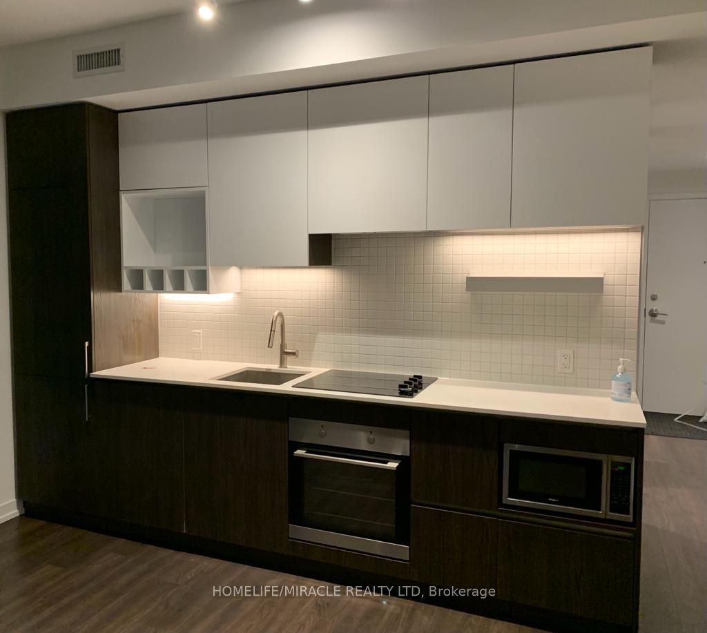 Photo of 5 Buttermill Avenue #2002, Vaughan, ON L4K 0J5 (MLS # N13075520)