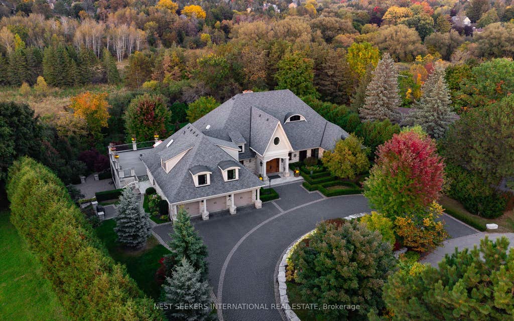 Photo of 111 Manitou Drive, King, ON L7B 1E7 (MLS # N13712102)
