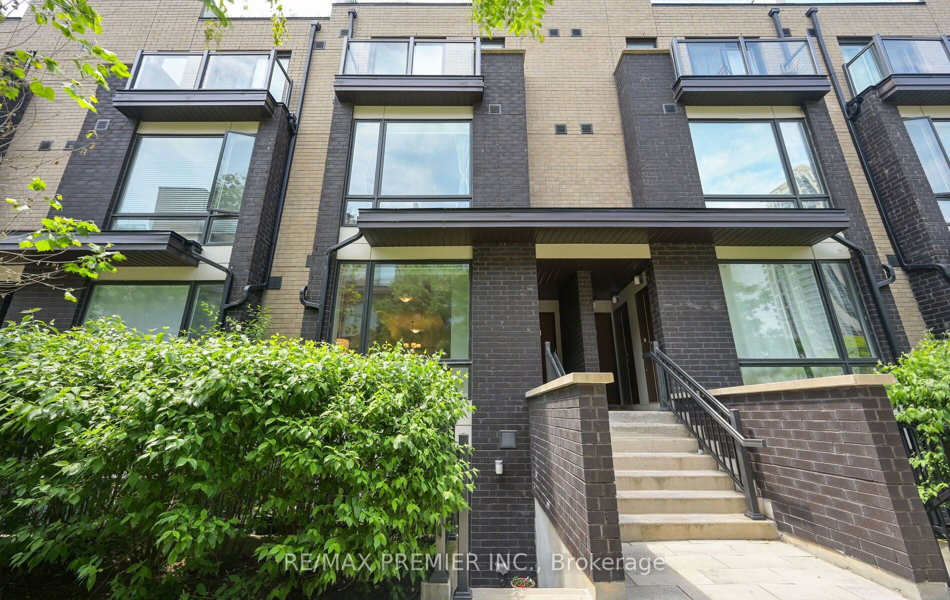30 Fieldway Road W 88