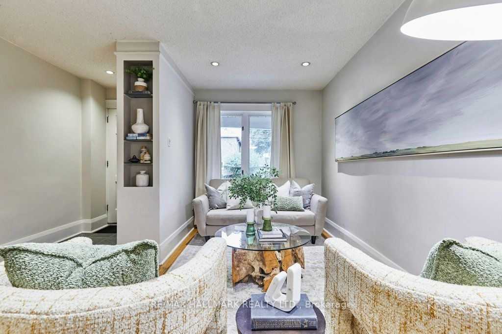 Photo of 437 Davisville Avenue, Toronto, ON M4S 1H7 (MLS # C12505856)