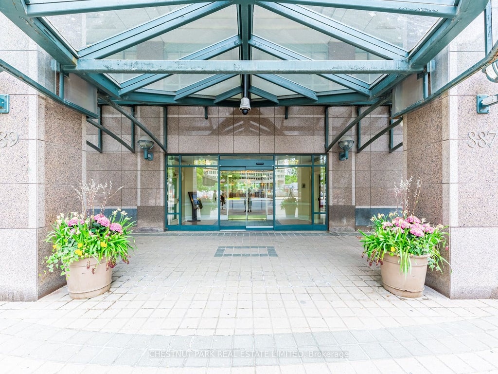 Photo of 889 Bay Street #1610, Toronto, ON M5S 3K5 (MLS # C12970908)