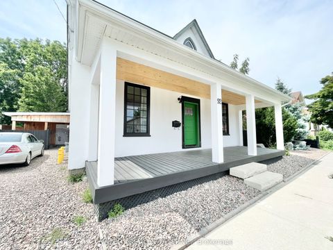 92 Nassau Street Main Oshawa ON L1J 4A4