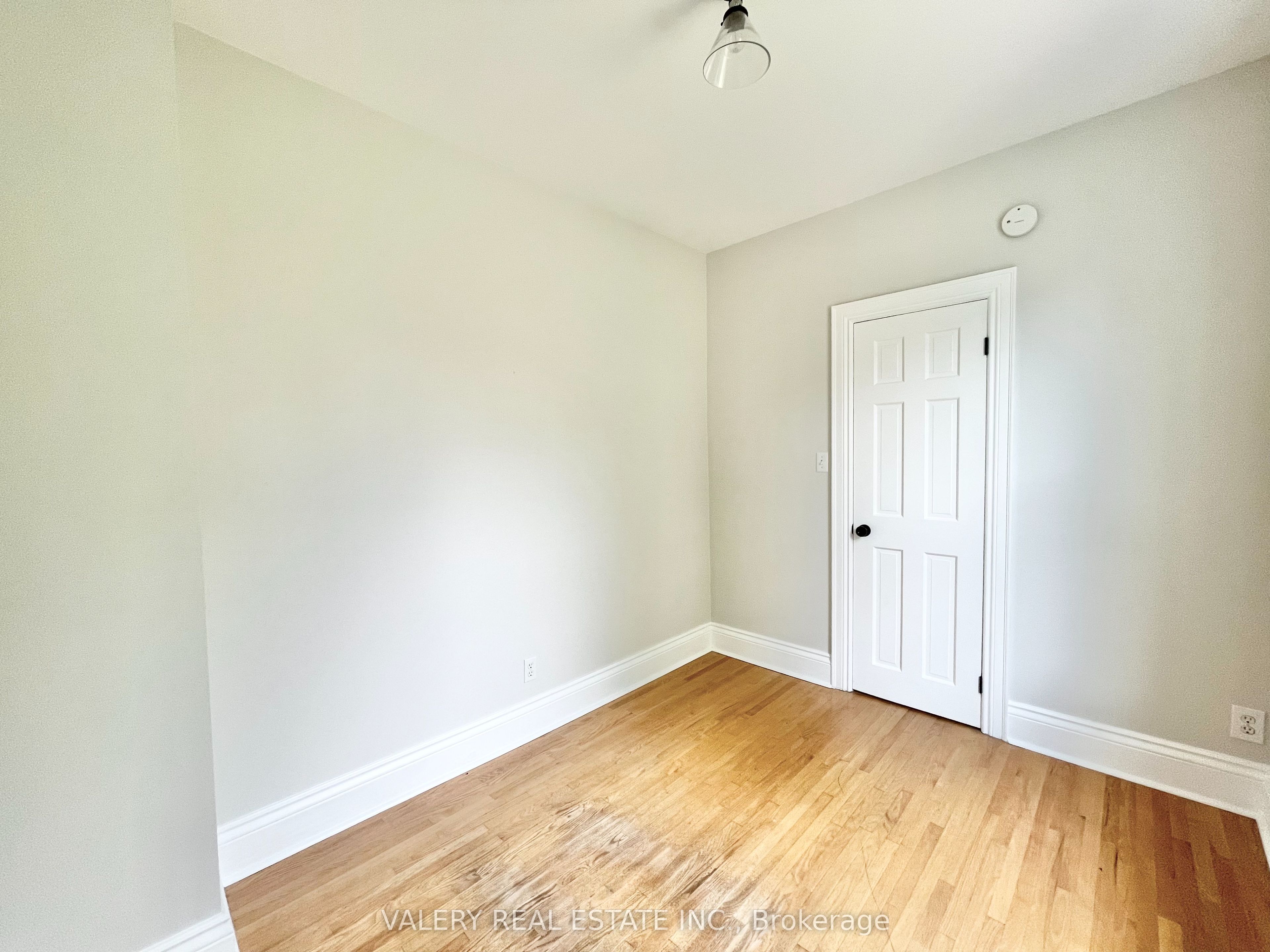 92 Nassau Street Main