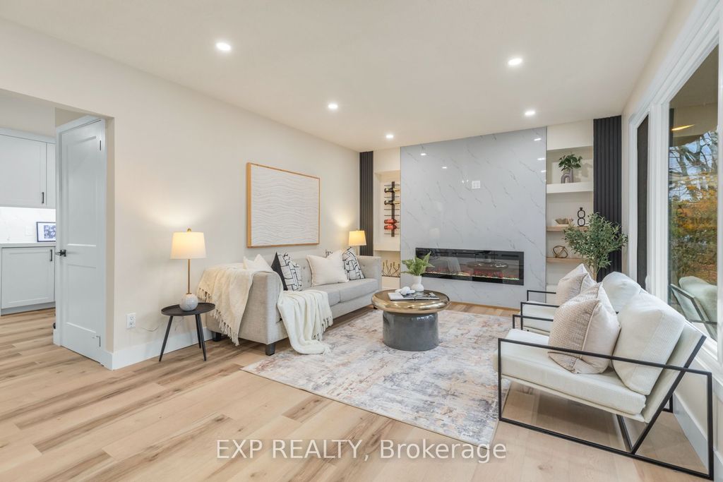 Photo of 239 Commissioners Road W, London South, ON N6J 1Y2 (MLS # X12704770)