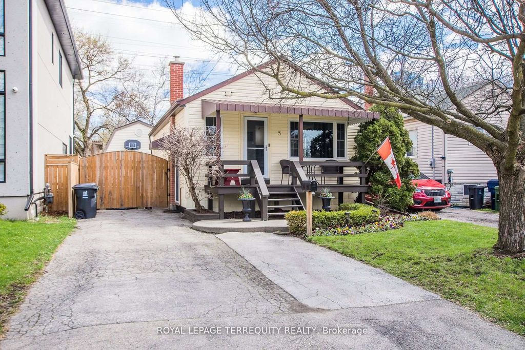 Photo of 5 Acorn Avenue, Toronto, ON M9B 3P7 (MLS # W13109736)