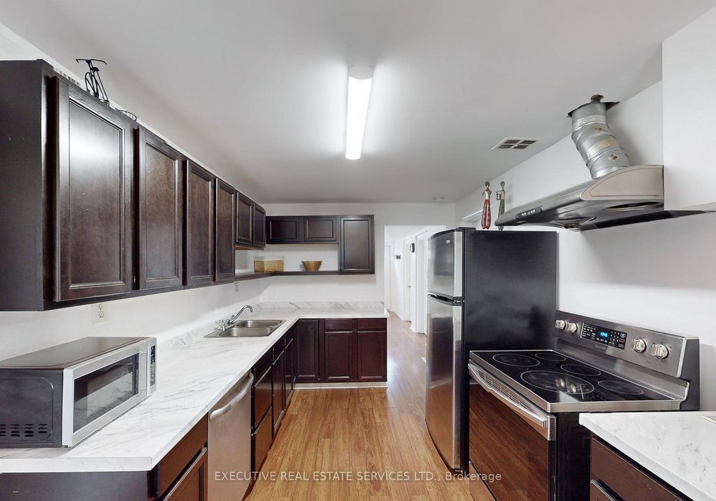 Photo of 89 John Street, Brampton, ON L6W 1Z4 (MLS # W12615312)