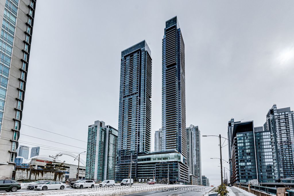 Photo of 3 Concord Cityplace Way #5712, Toronto, ON M5V 0X4 (MLS # C12804502)