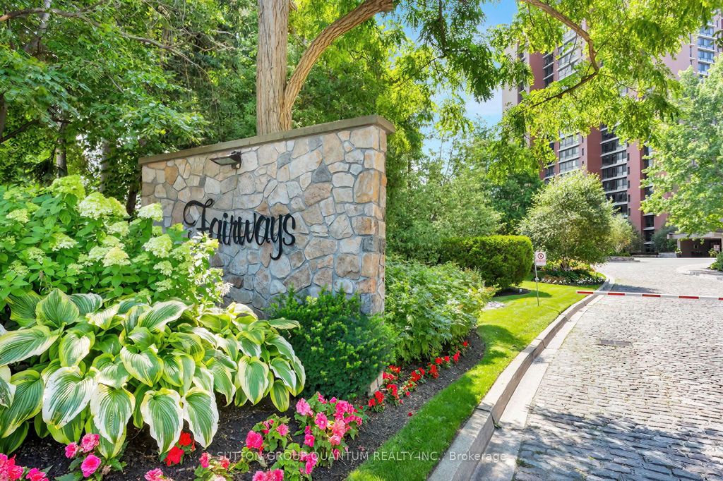 Photo of 1400 Dixie Road #616, Mississauga, ON L5E 3E1 (MLS # W13077810)
