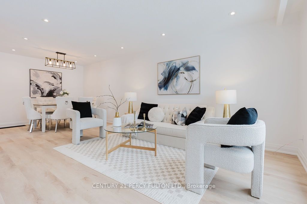 Photo of 11 Bay Crest Drive, Brampton, ON L6Z 1H5 (MLS # W12662030)