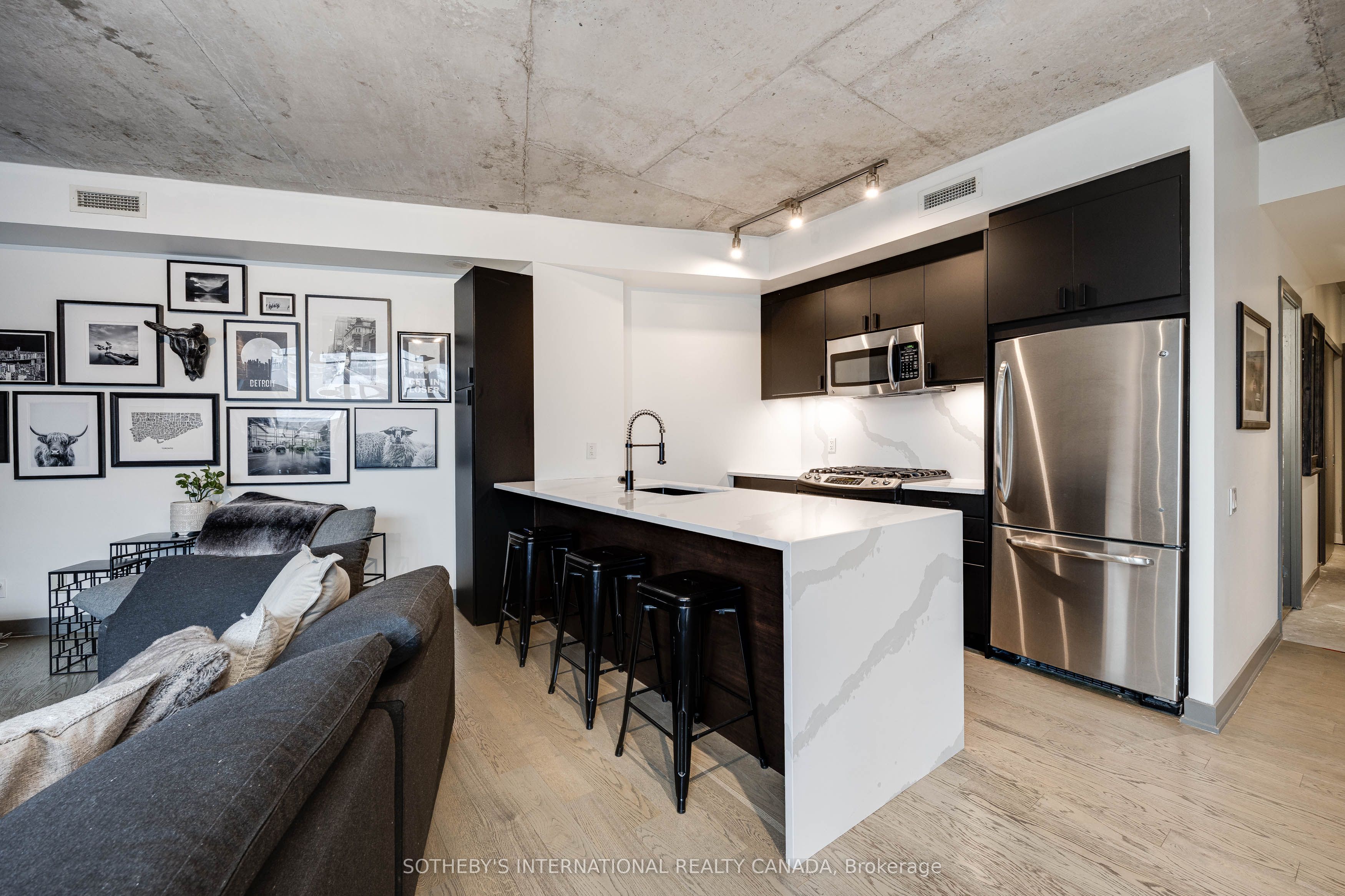 318 King Street E 202