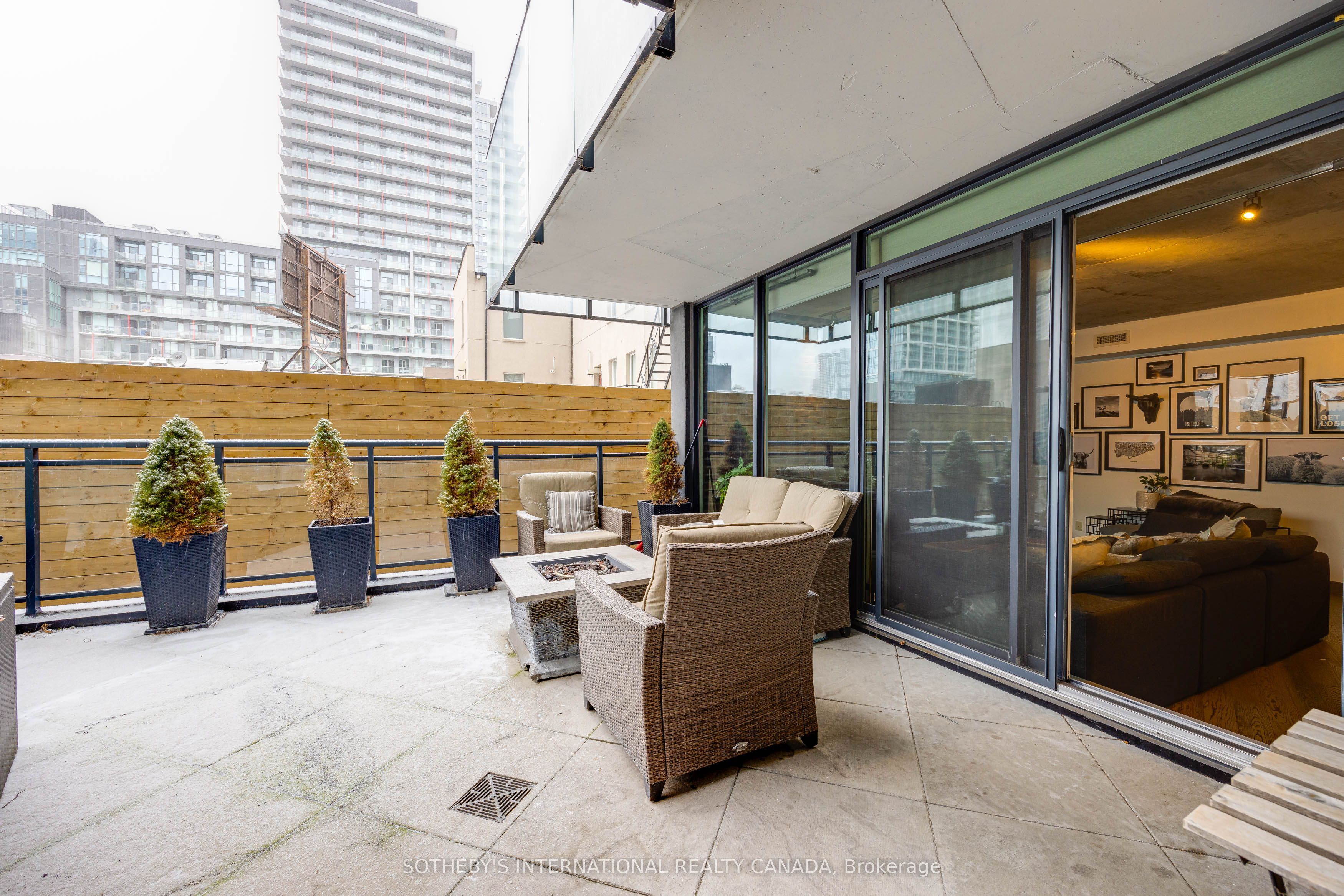 318 King Street E 202