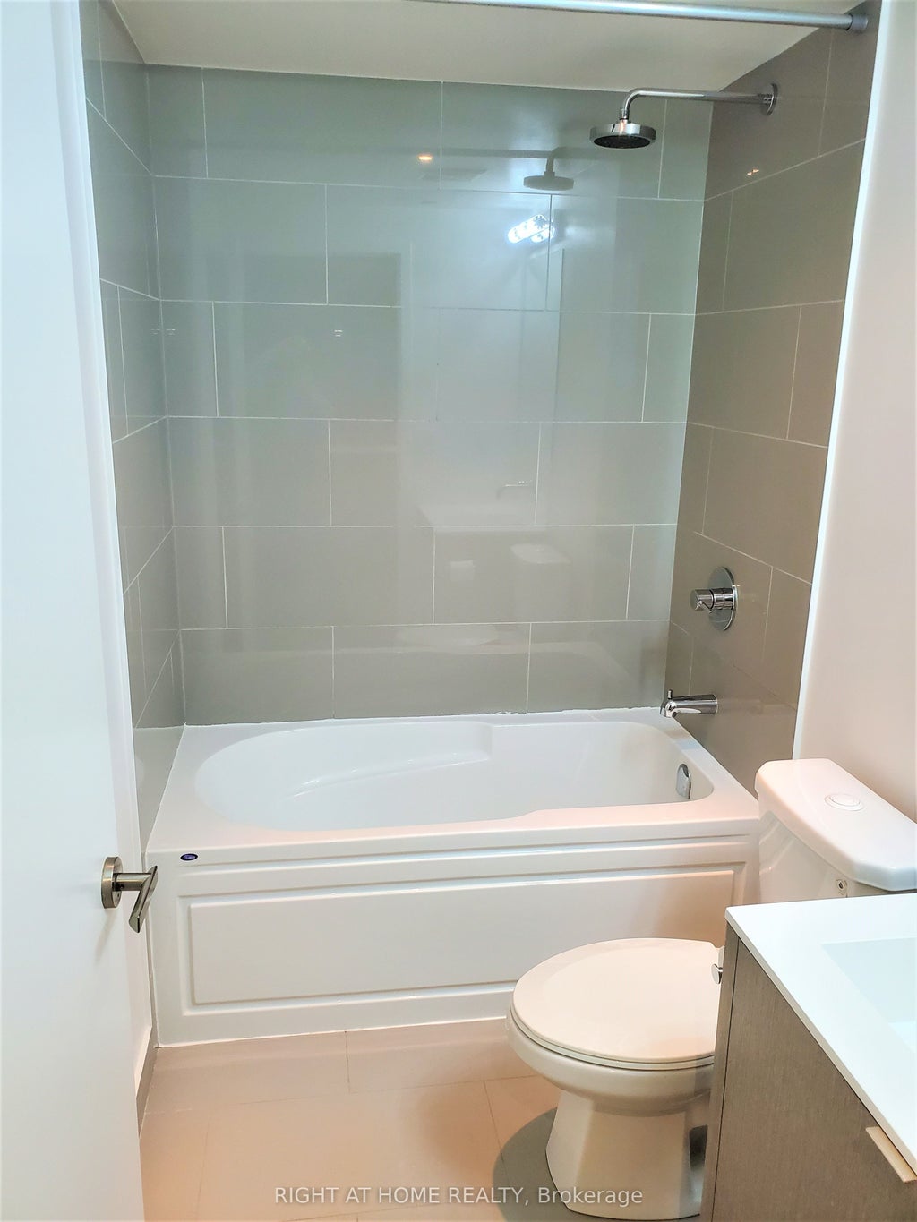 Photo of 88 Harbour Street #1401, Toronto, ON M5J 0C3 (MLS # C13852894)